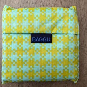 Big Baggu - Mint Pixel Gingham (new tossed wrapping paper away)